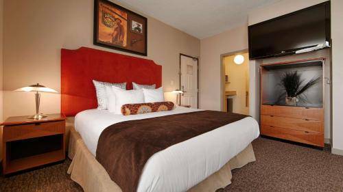 Best Western PLUS Hollywood Hills, Los Angeles